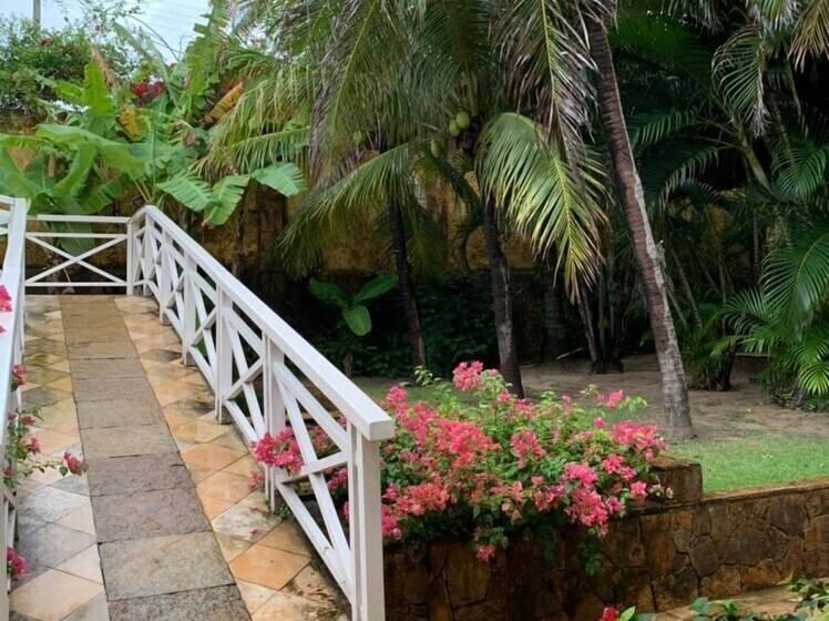 فندق Bouganville