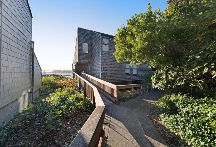 בית מלון כפרי Embarcadero Bay View