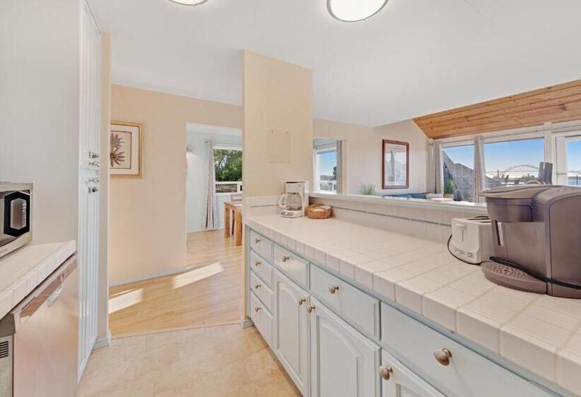 בית מלון כפרי Embarcadero Bay View