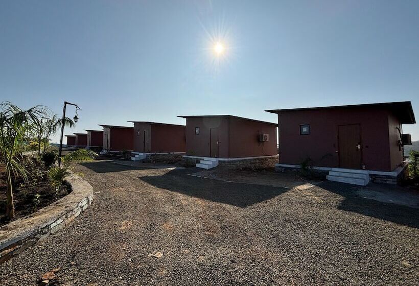 Отель Gandhisagar Forest Retreat