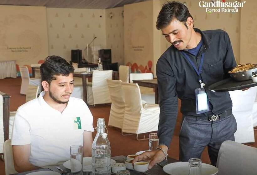 호텔 Gandhisagar Forest Retreat