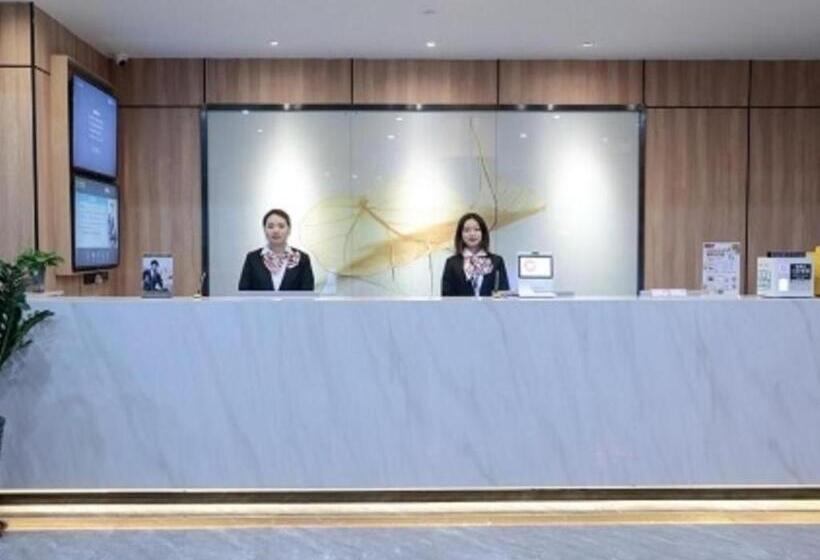 בית מלון כפרי Greentree Inn Express Shandong Qingdao Chengyang District Aodong Road