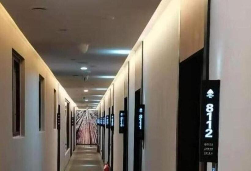 בית מלון כפרי Greentree Inn Express Shandong Qingdao Chengyang District Aodong Road