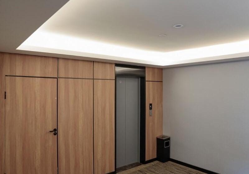 בית מלון כפרי Greentree Inn Express Shandong Qingdao Chengyang District Aodong Road