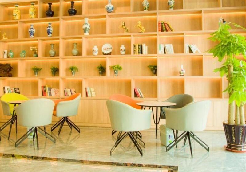 בית מלון כפרי Greentree Inn Express Shandong Qingdao Chengyang District Aodong Road