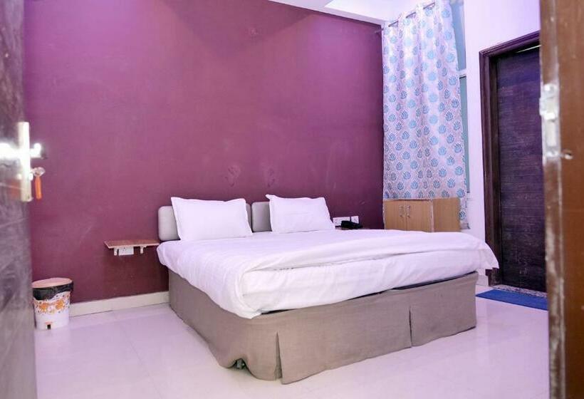 בית מלון כפרי Ira Mansarovar Jaipur