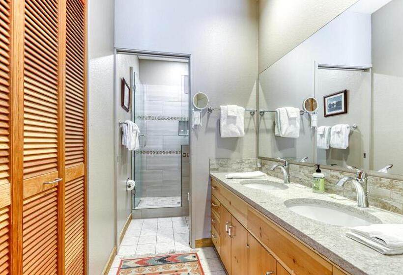 هتل Meadow House 15 | Discover Sunriver