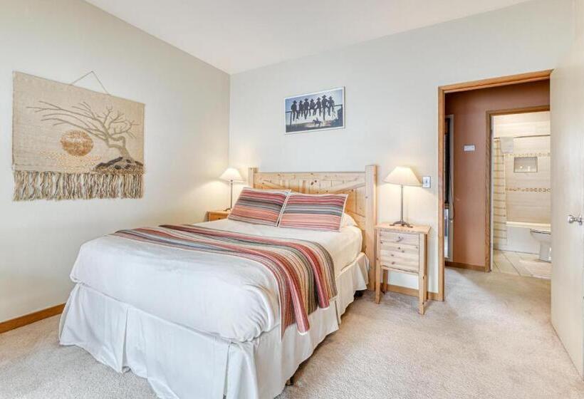 هتل Meadow House 15 | Discover Sunriver