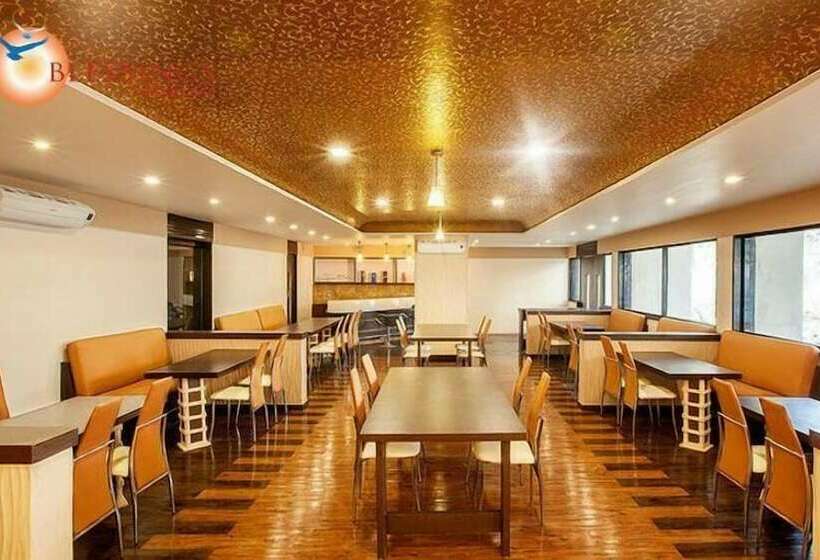 בית מלון כפרי Presidency Landmark