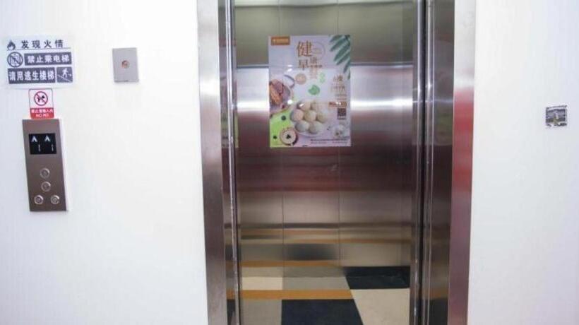 Shell Hotel Fuyang Linquan County Qianjin Road Tenghui International City