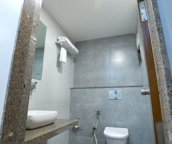 酒店 The Grand Ladhukara