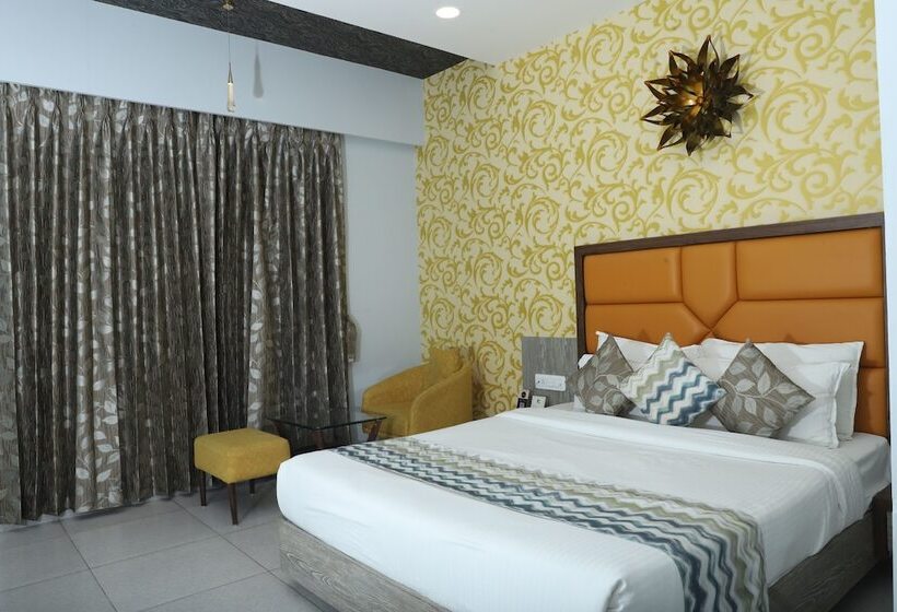 酒店 The Grand Ladhukara