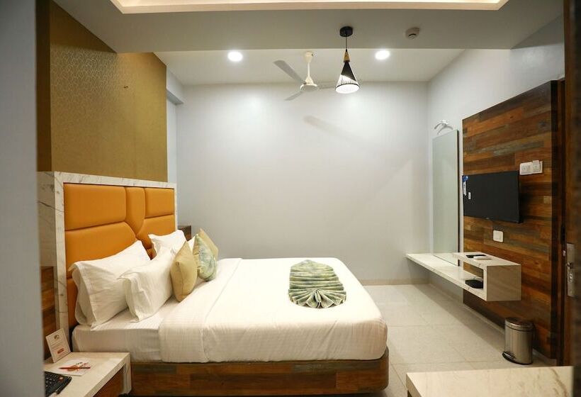 酒店 The Grand Ladhukara