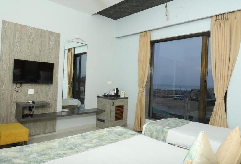 酒店 The Grand Ladhukara