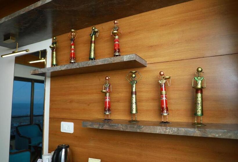 酒店 The Grand Ladhukara