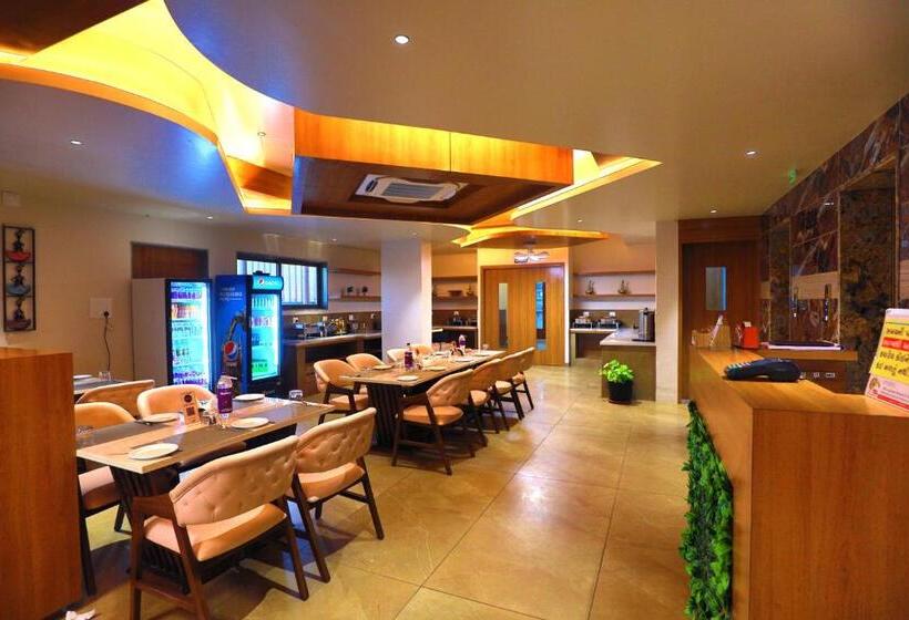 酒店 The Grand Ladhukara