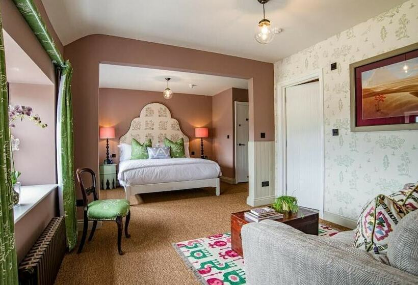 Отель The White Lion