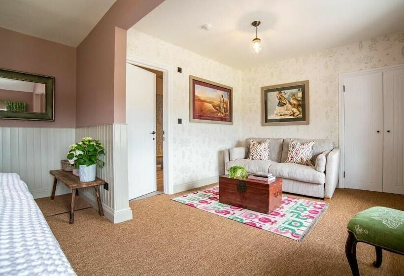 Отель The White Lion