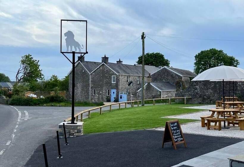 Отель The White Lion