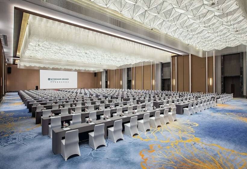 Отель Wyndham Grand Zaozhuang