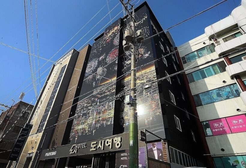 Motel Changwon Myeongseodong Dosi Yeohaeng