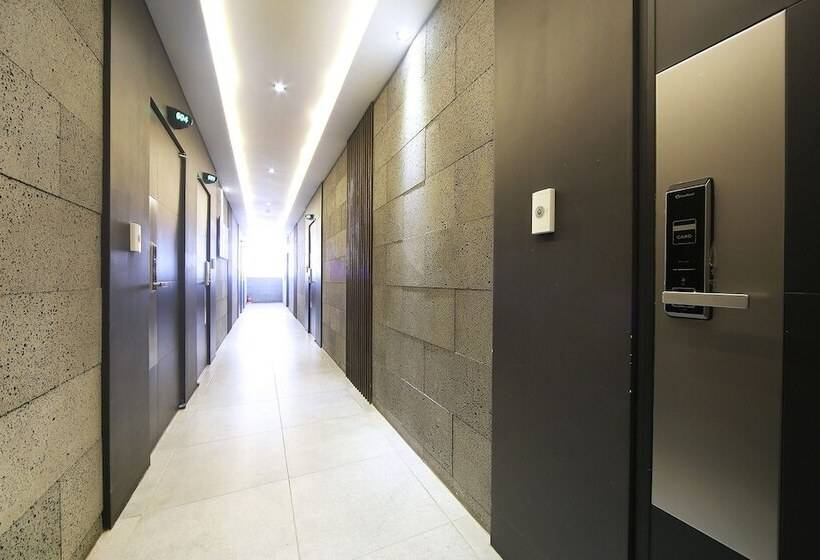 Motel Changwon Myeongseodong Dosi Yeohaeng