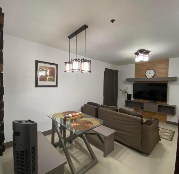 פנסיון Cdo Uptown Condominium