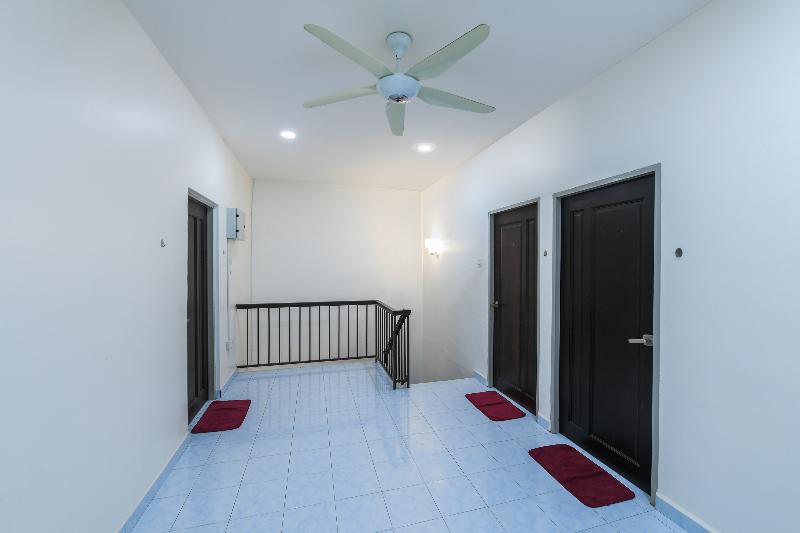 Пансион Oyo Homes 90583 Yogha S Homestay