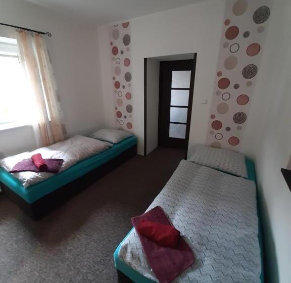 펜션 Penzion Chlumec