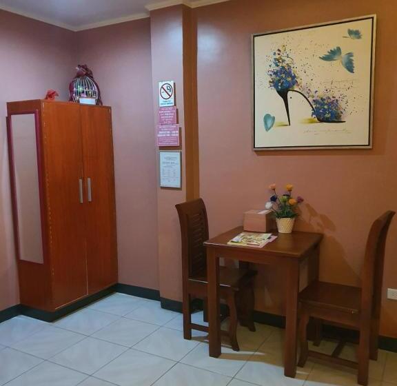 هاستل L & M Hearthstones Lodge