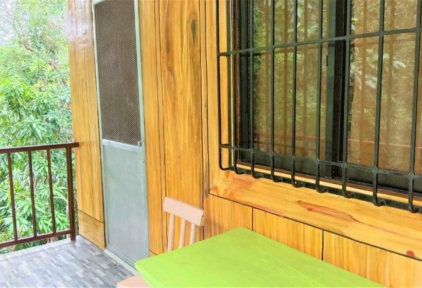 هاستل Woodland Inn