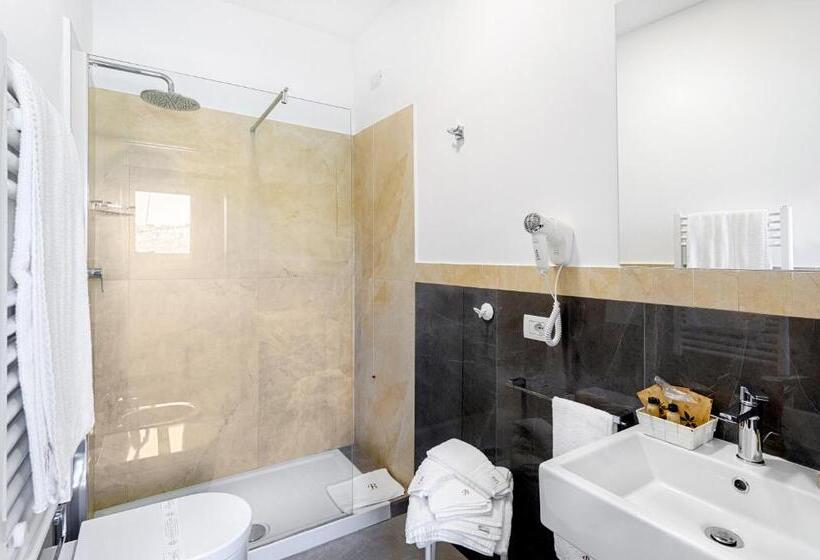 تختخواب و صبحانه Via Barocca