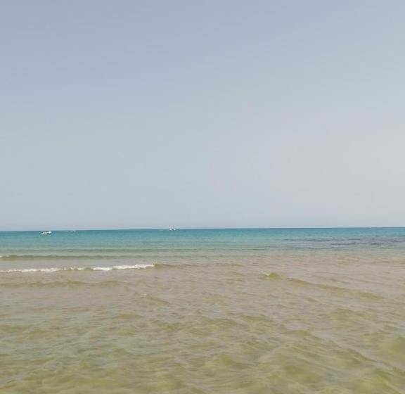 تختخواب و صبحانه Al Faro