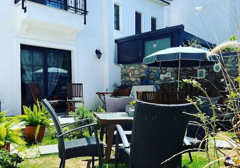 تختخواب و صبحانه Arden S House