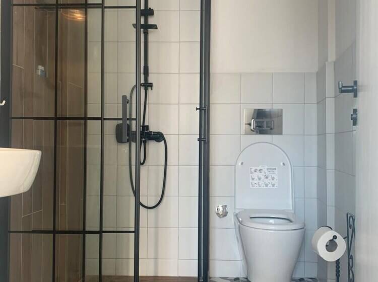 تختخواب و صبحانه Arden S House