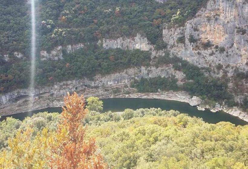 住宿加早餐  Chambre En Ardèche Du Sud