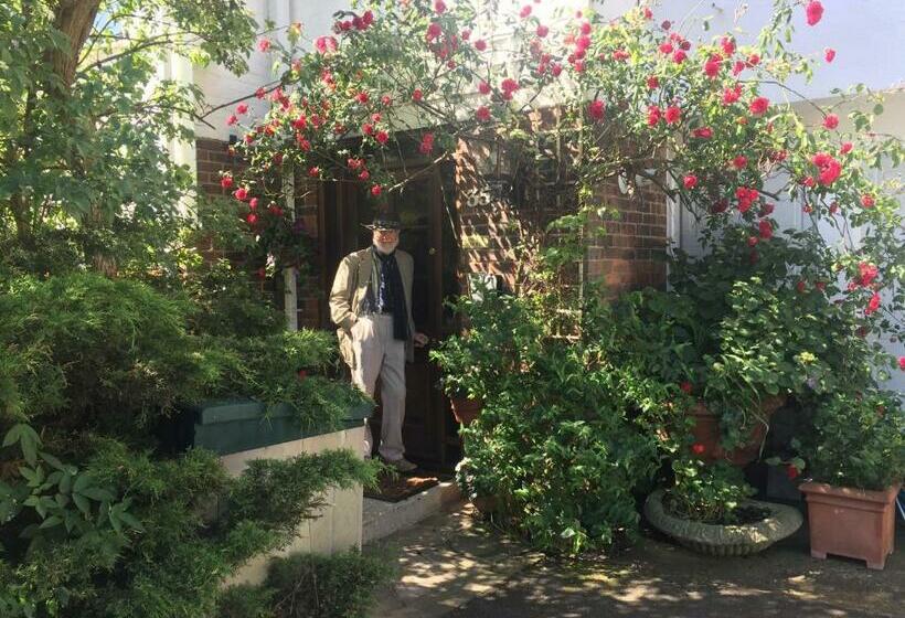 تختخواب و صبحانه Chiswick Riviera With Free Parking