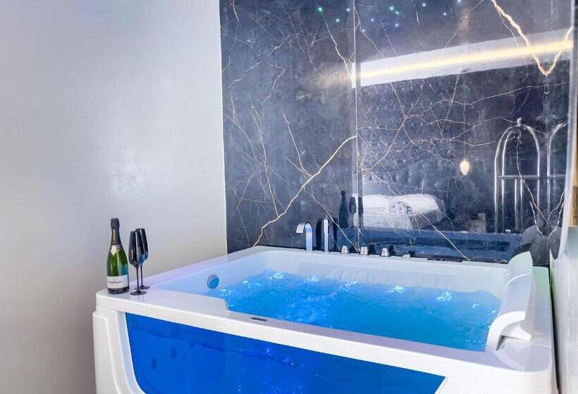 تختخواب و صبحانه Distinto Suite &s