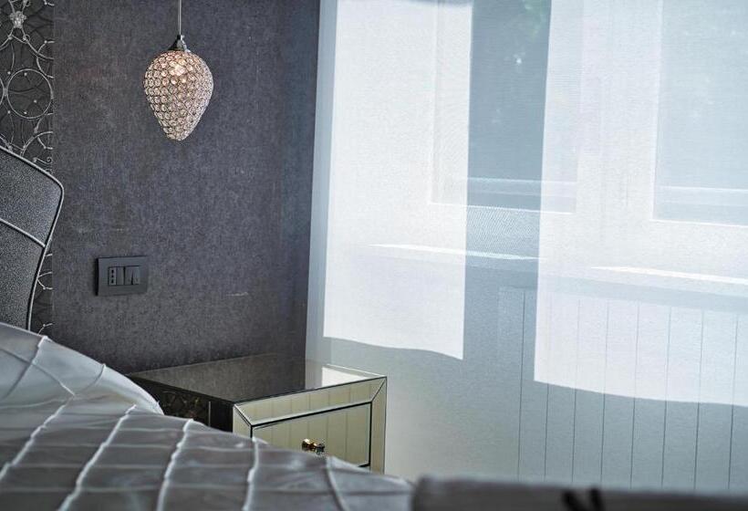 تختخواب و صبحانه Distinto Suite &s