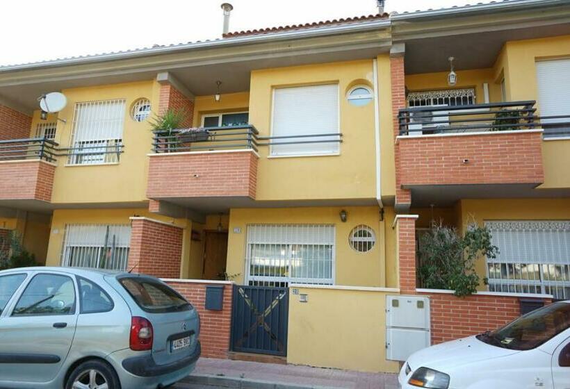 تختخواب و صبحانه El Valle