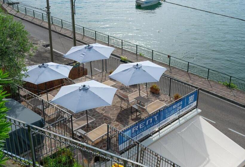 住宿加早餐  Foresteria Lago Di Como