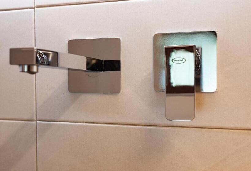 住宿加早餐  Foresteria Lago Di Como