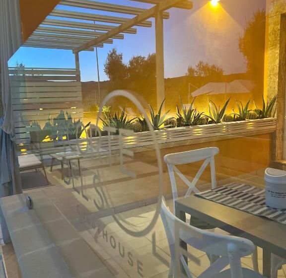 تختخواب و صبحانه La Corte Del Sole