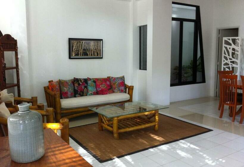 تختخواب و صبحانه Lola S Guest House