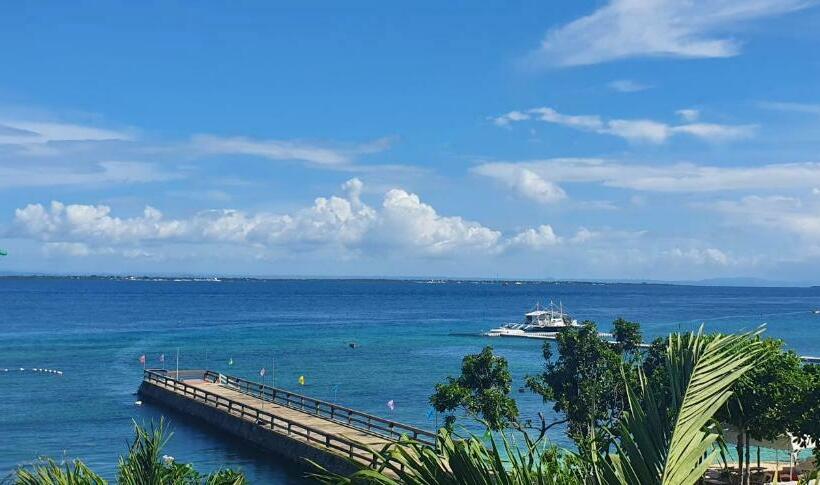 تختخواب و صبحانه Lola S Guest House