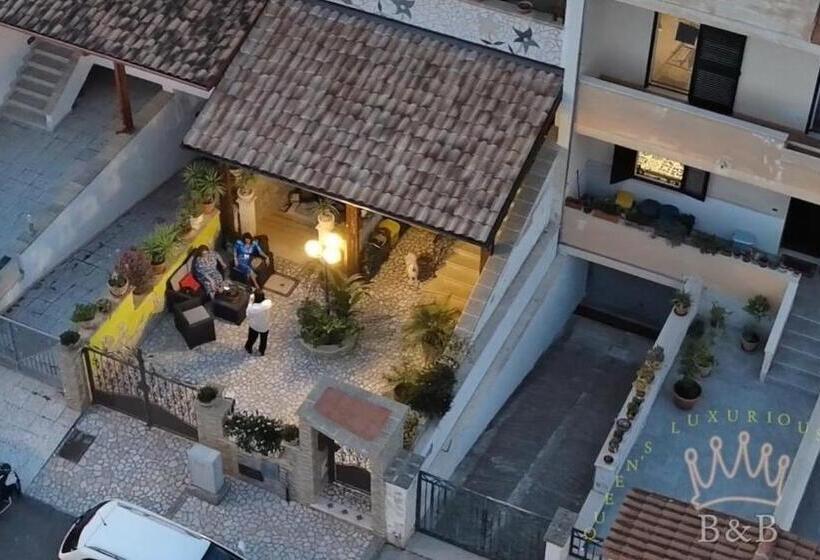 مبيت وإفطار Queen S Luxurious House