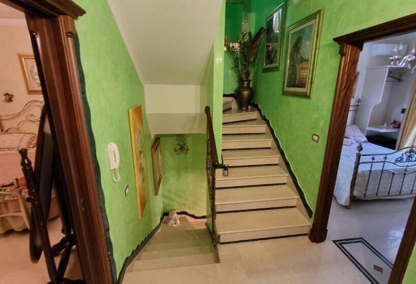 مبيت وإفطار Queen S Luxurious House