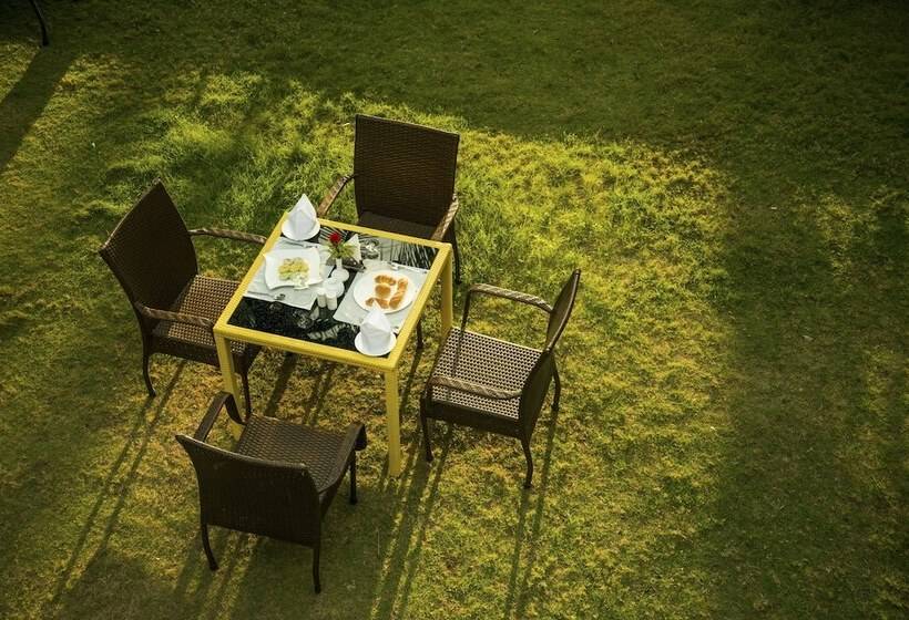 Esthell Village Resort