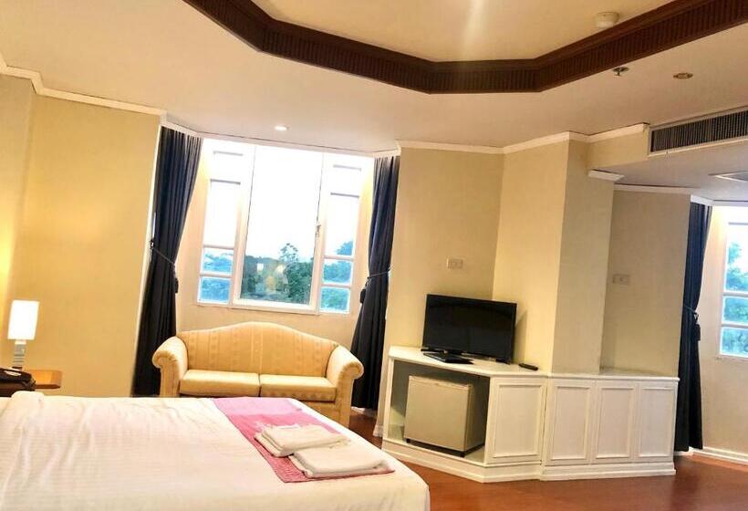 Hermitage Hotel Korat Sha