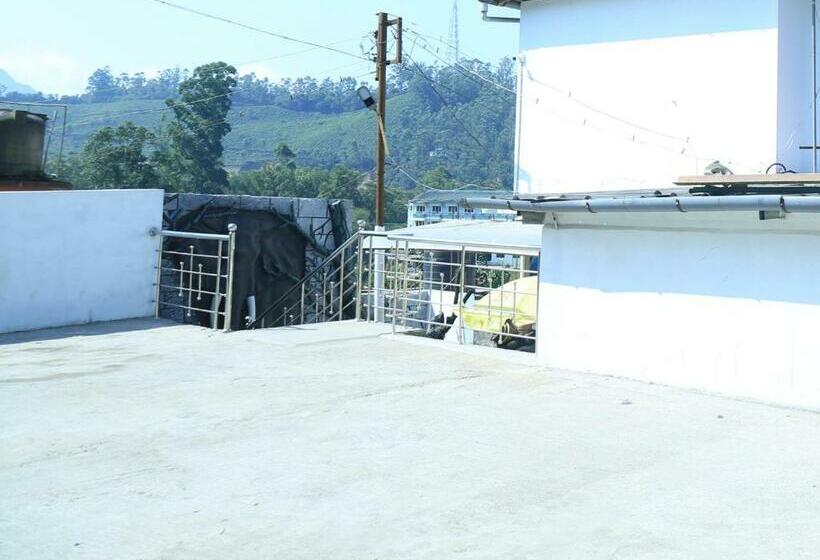 هتل Achus Holidays